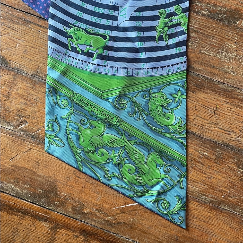 Hermès Silk Maxi Twilly Cut Scarf Astrology Zodiac Pois (Dies et Hore) 2016 - Picture 5 of 6